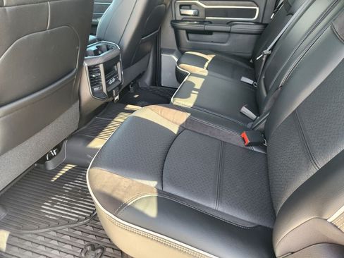 New 2026 RAM 2500 Laramie AWD/4WD image 19