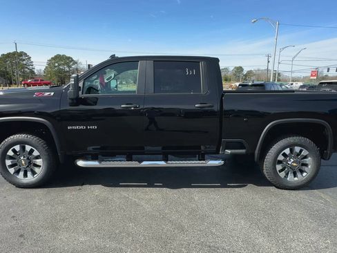 Used 2025 Chevrolet Silverado 2500 Custom w/ Custom Value Package AWD/4WD image 5