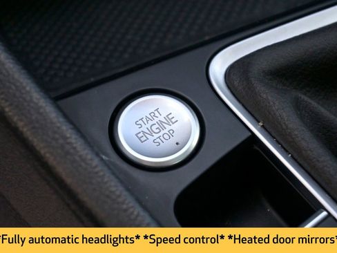 Used 2024 Volkswagen Jetta SE w/ Panoramic Sunroof Package image 8