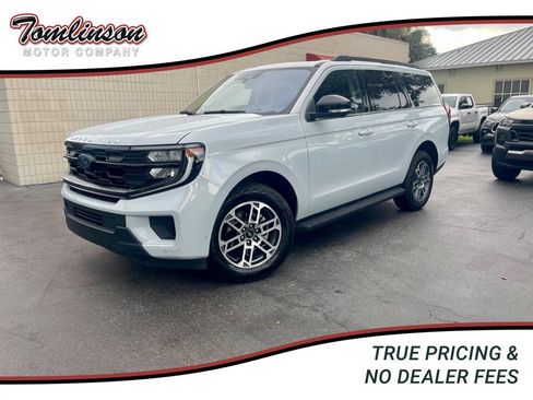 Used 2025 Ford Expedition Active AWD/4WD image 1