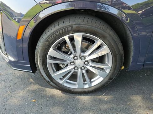 Used 2024 Cadillac XT6 Premium Luxury w/ Technology Package FWD image 9