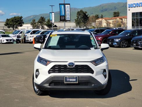 Used 2020 Toyota RAV4 XLE w/ Convenience Package image 2