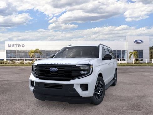 New 2026 Ford Expedition Max Active RWD image 2