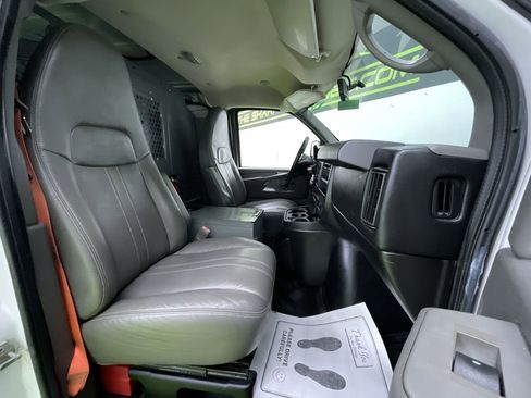 Used 2014 Chevrolet Express 2500 image 27