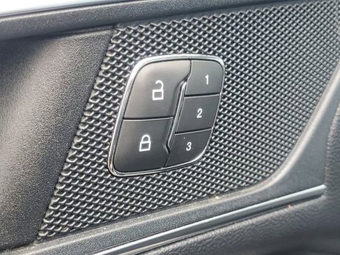 Used 2018 Ford Edge Titanium w/ Equipment Group 302A image 9