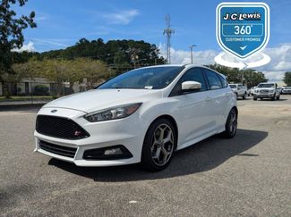 Certified 2018 Ford Focus ST image 1