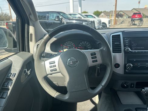 Used 2016 Nissan Frontier SV AWD/4WD image 16
