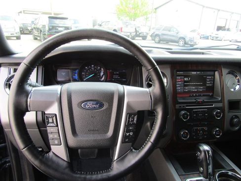 Used 2015 Ford Expedition Platinum image 18