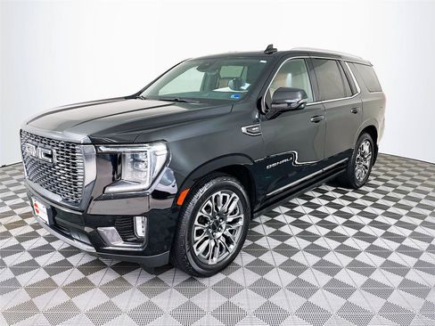 Used 2024 GMC Yukon Denali Ultimate AWD/4WD image 3