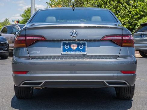 Used 2019 Volkswagen Jetta R-Line w/ R-Line Cold Weather Package FWD image 6