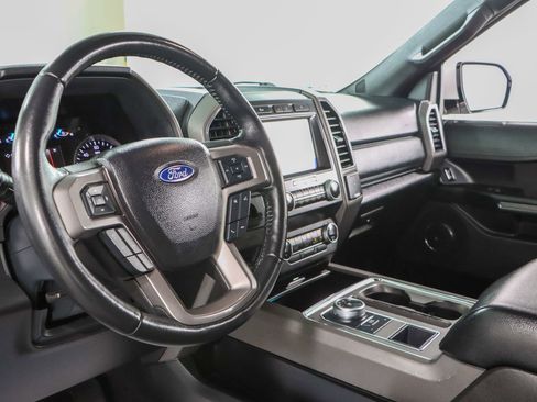 Used 2021 Ford Expedition XLT image 23