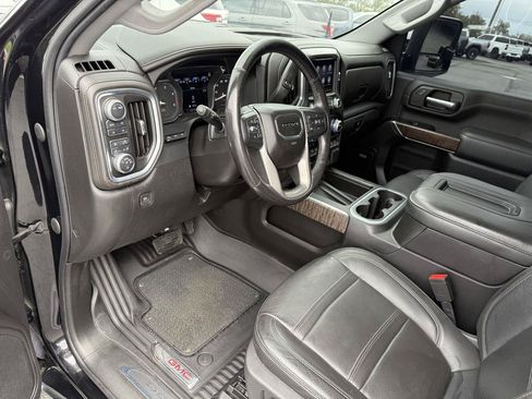 Used 2022 GMC Sierra 2500 Denali w/ Denali Black Diamond Edition AWD/4WD image 14