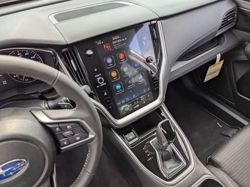 Used 2025 Subaru Outback Premium w/ Popular Package #1A image 17