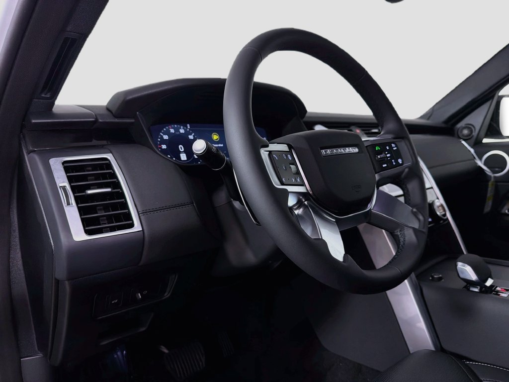 New 2026 Land Rover Discovery S AWD/4WD image 9