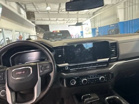 Used 2023 GMC Sierra 1500 SLT w/ SLT Premium Package AWD/4WD image 10