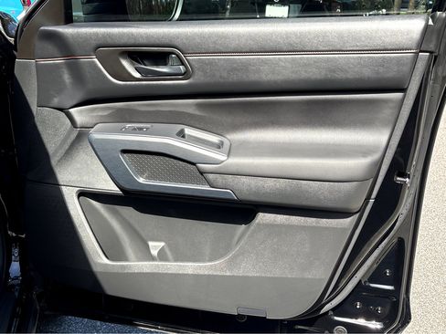 Used 2025 Nissan Pathfinder Rock Creek image 11