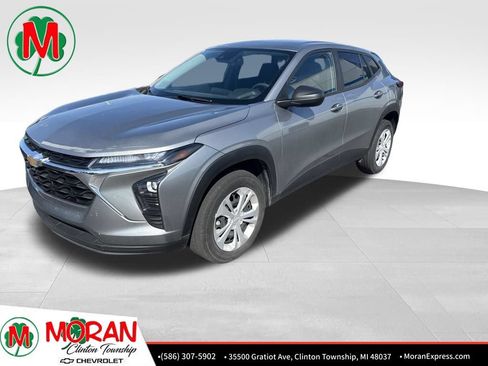 Certified 2024 Chevrolet Trax LS FWD image 1