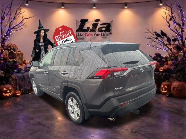 Used 2020 Toyota RAV4 XLE w/ Convenience Package AWD/4WD image 5