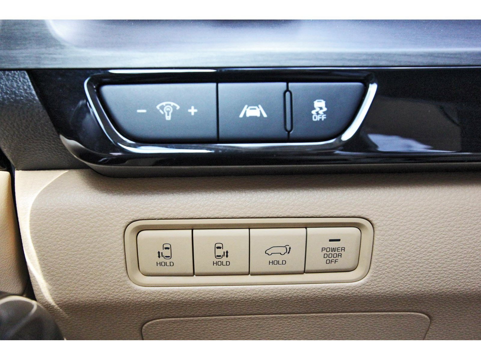 Used 2024 Kia Carnival EX FWD image 23