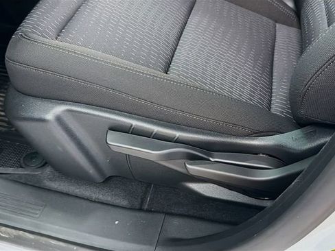 New 2026 Chevrolet Equinox LT w/ Safety and Technology Package FWD image 22