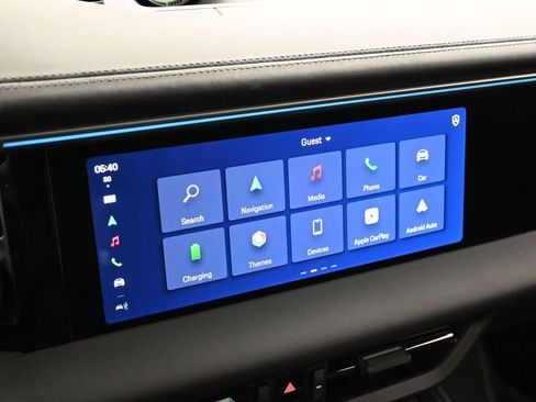 Certified 2024 Porsche Macan Turbo Electric AWD/4WD image 22