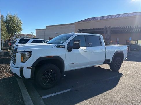 Used 2025 GMC Sierra 2500 AT4 image 19