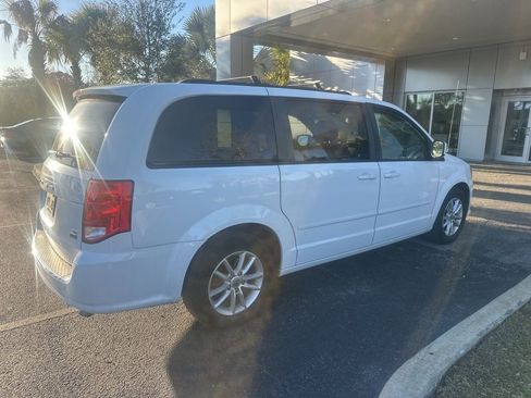 Used 2016 Dodge Grand Caravan SXT w/ Rear Park Assist Package image 6