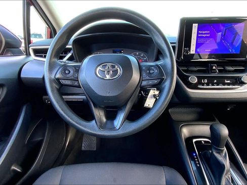 Used 2023 Toyota Corolla LE image 5