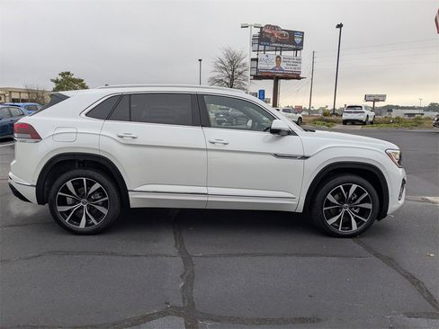 New 2026 Volkswagen Atlas Cross Sport SEL Premium R-Line image 4