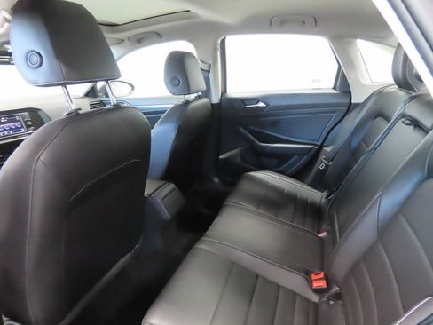 Used 2024 Volkswagen Jetta SE FWD image 16