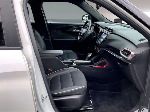 Used 2023 Chevrolet TrailBlazer RS w/ Sun and Liftgate Package image 29