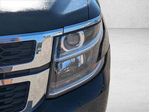 Used 2018 Chevrolet Suburban LT image 9