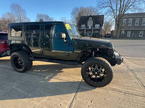 Used 2010 Jeep Wrangler Unlimited Sahara image 5