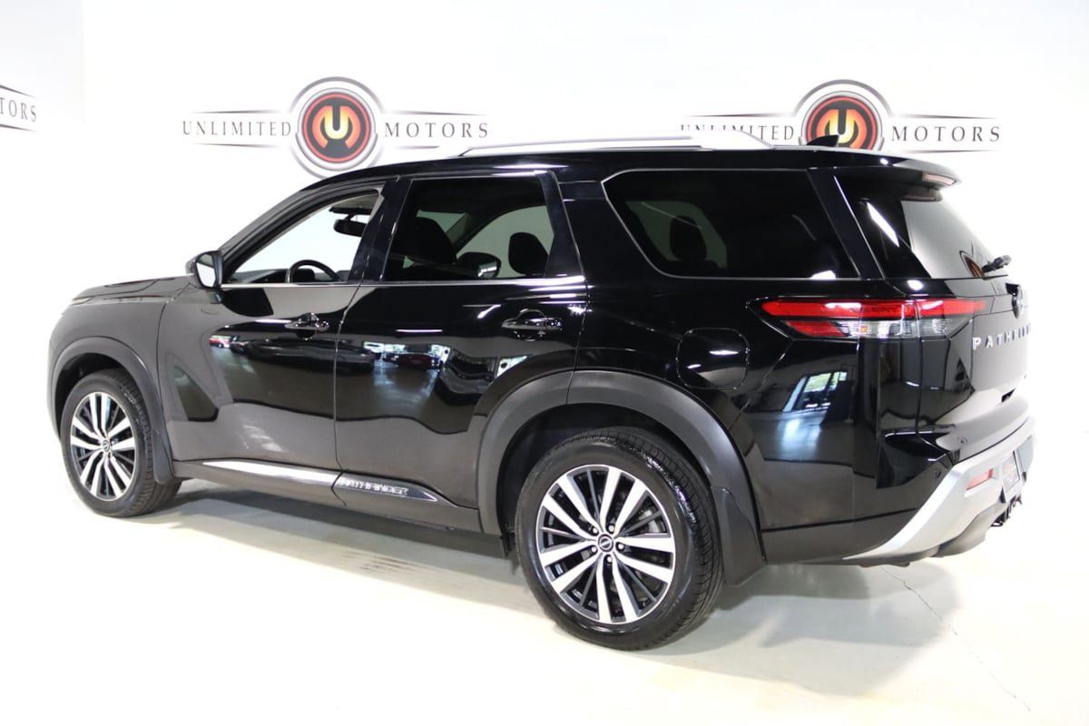 Used 2022 Nissan Pathfinder Platinum AWD/4WD image 3