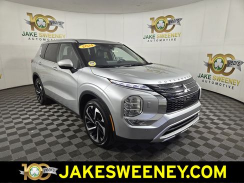 Used 2024 Mitsubishi Outlander SE AWD/4WD image 1