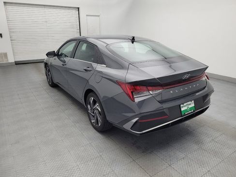 Used 2025 Hyundai Elantra SEL FWD image 5