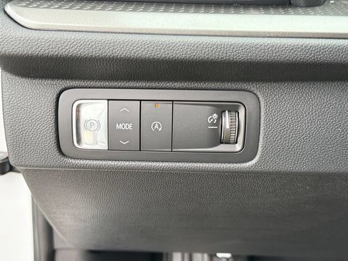 New 2026 Chevrolet Traverse LT w/ Sun and Wheel Package FWD image 24