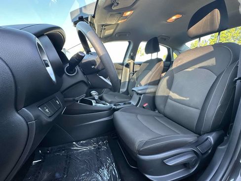 Used 2024 Kia Forte LXS FWD image 23