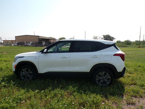 Used 2026 Kia Seltos LX AWD/4WD image 8