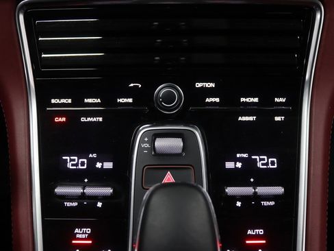 Used 2019 Porsche Panamera 4 image 27