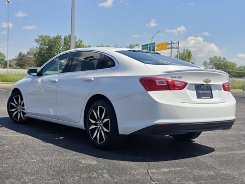 Used 2018 Chevrolet Malibu LT w/ Sport Package FWD image 11