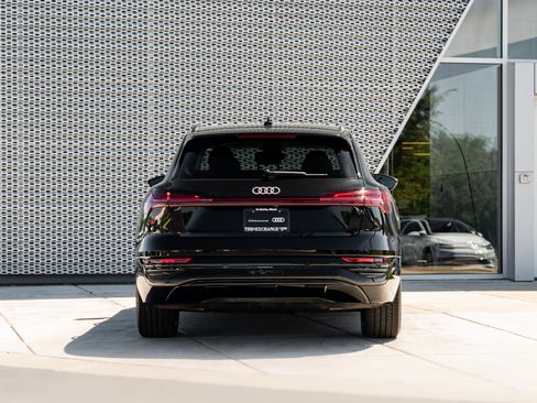 Certified 2024 Audi Q8 e-tron Prestige w/ Prestige Package AWD/4WD image 31
