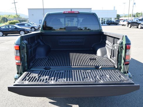 Used 2025 Nissan Frontier SV AWD/4WD image 9