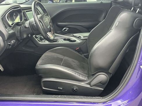 Used 2017 Dodge Challenger GT w/ GT Interior Package image 13