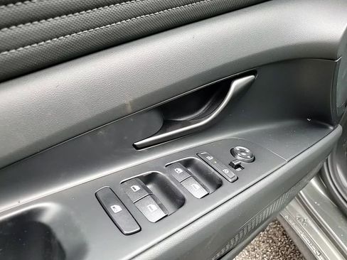 New 2025 Hyundai Elantra SEL image 13