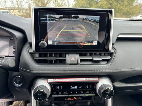 New 2025 Toyota RAV4 XLE w/ Convenience Package AWD/4WD image 20