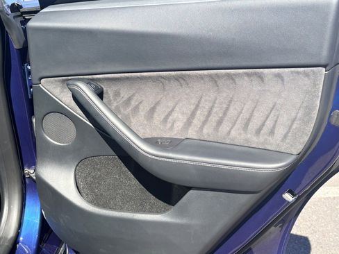 Used 2023 Tesla Model Y Performance image 27