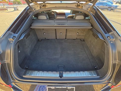 Used 2022 BMW X6 xDrive40i w/ M Sport Package image 12