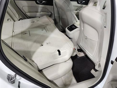 Used 2018 Volvo XC60 T6 Inscription image 36