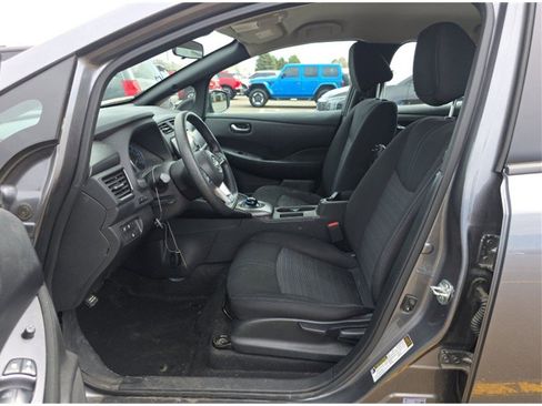 Used 2024 Nissan Leaf S image 2
